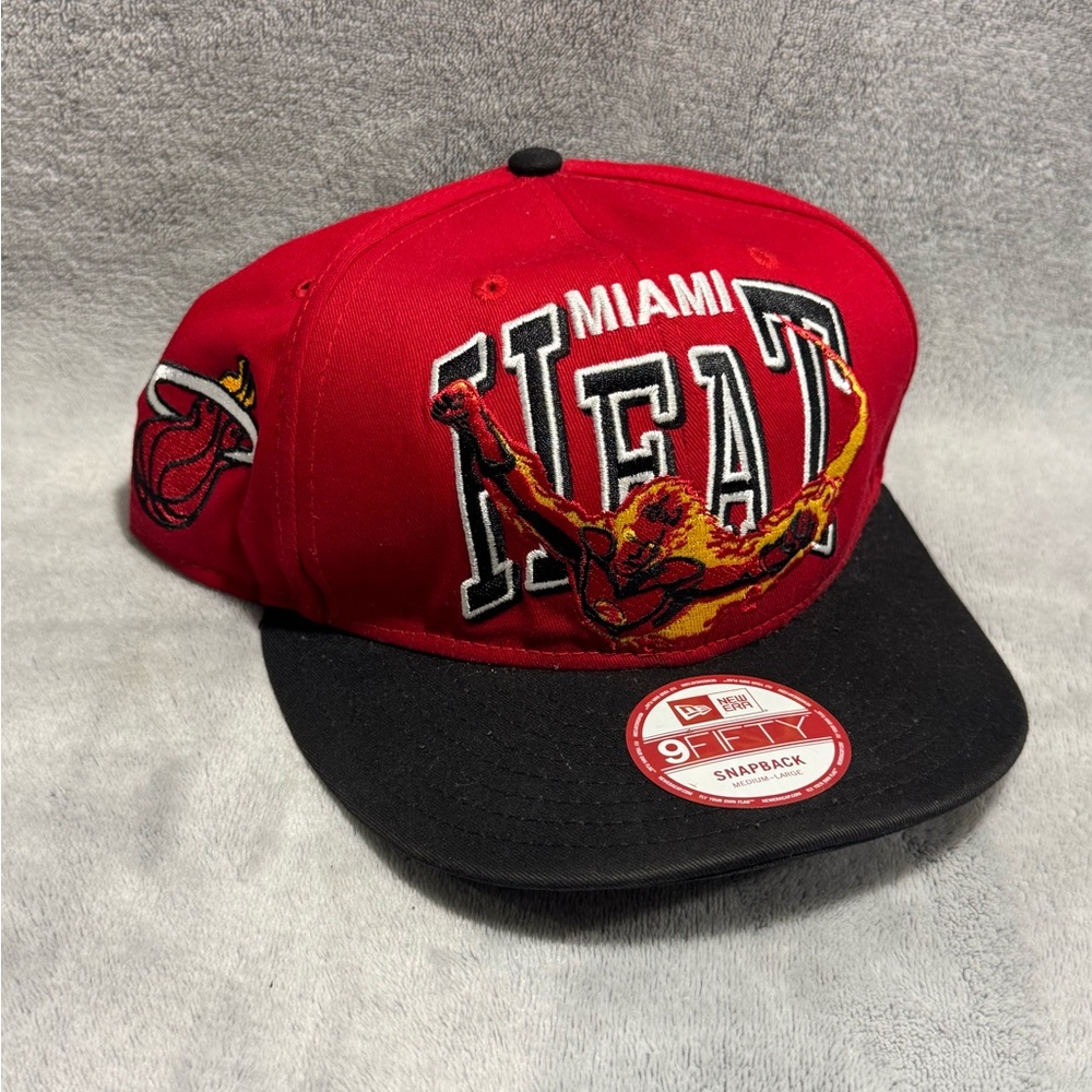 Vintage New Era Miami Heat‎ Human Torch Marvel Universe SnapBack Hat Size M/L